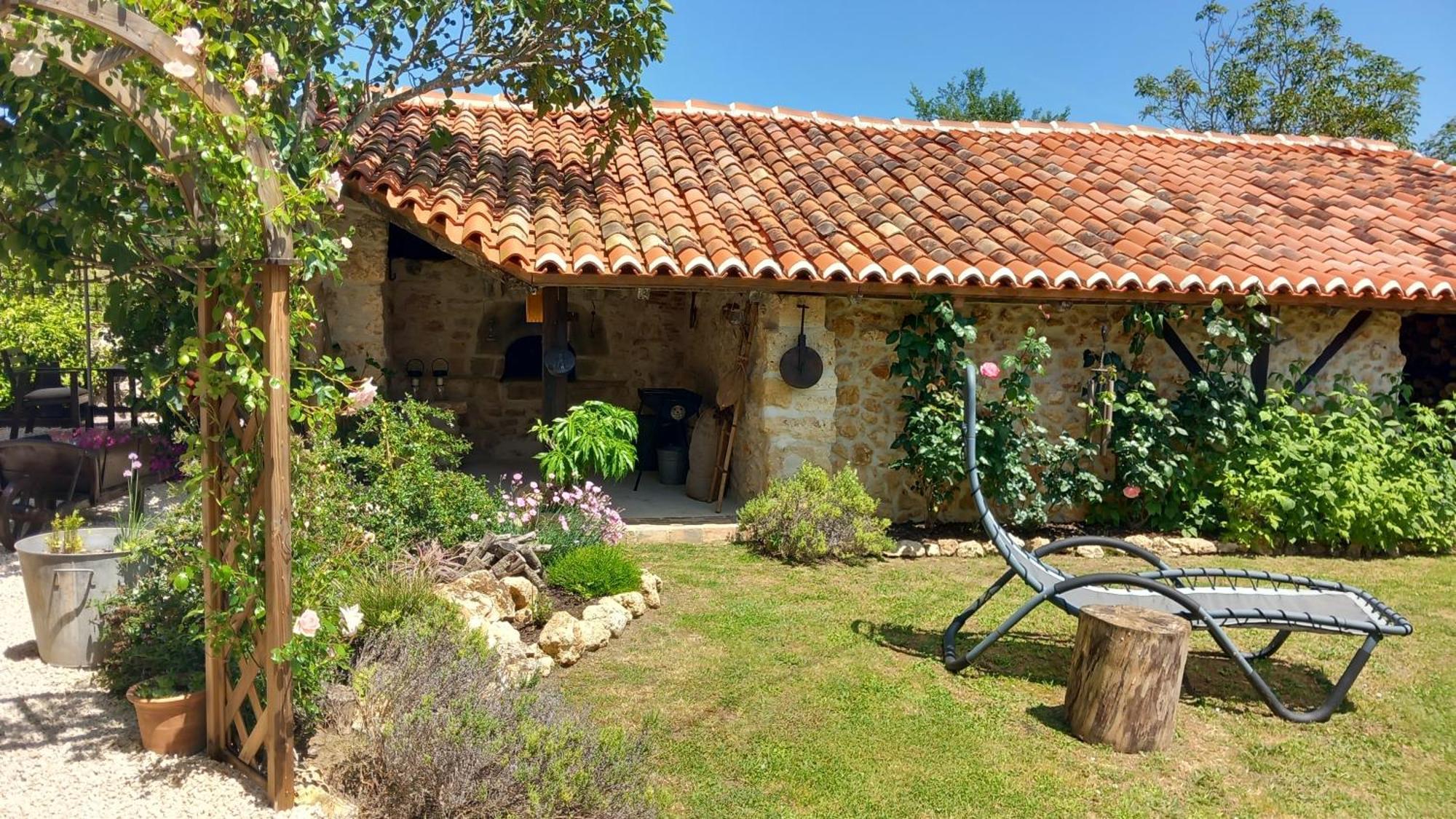 Le Petit Coin - LPC Dordogne Holidays Lussas-et-Nontronneau Extérieur photo