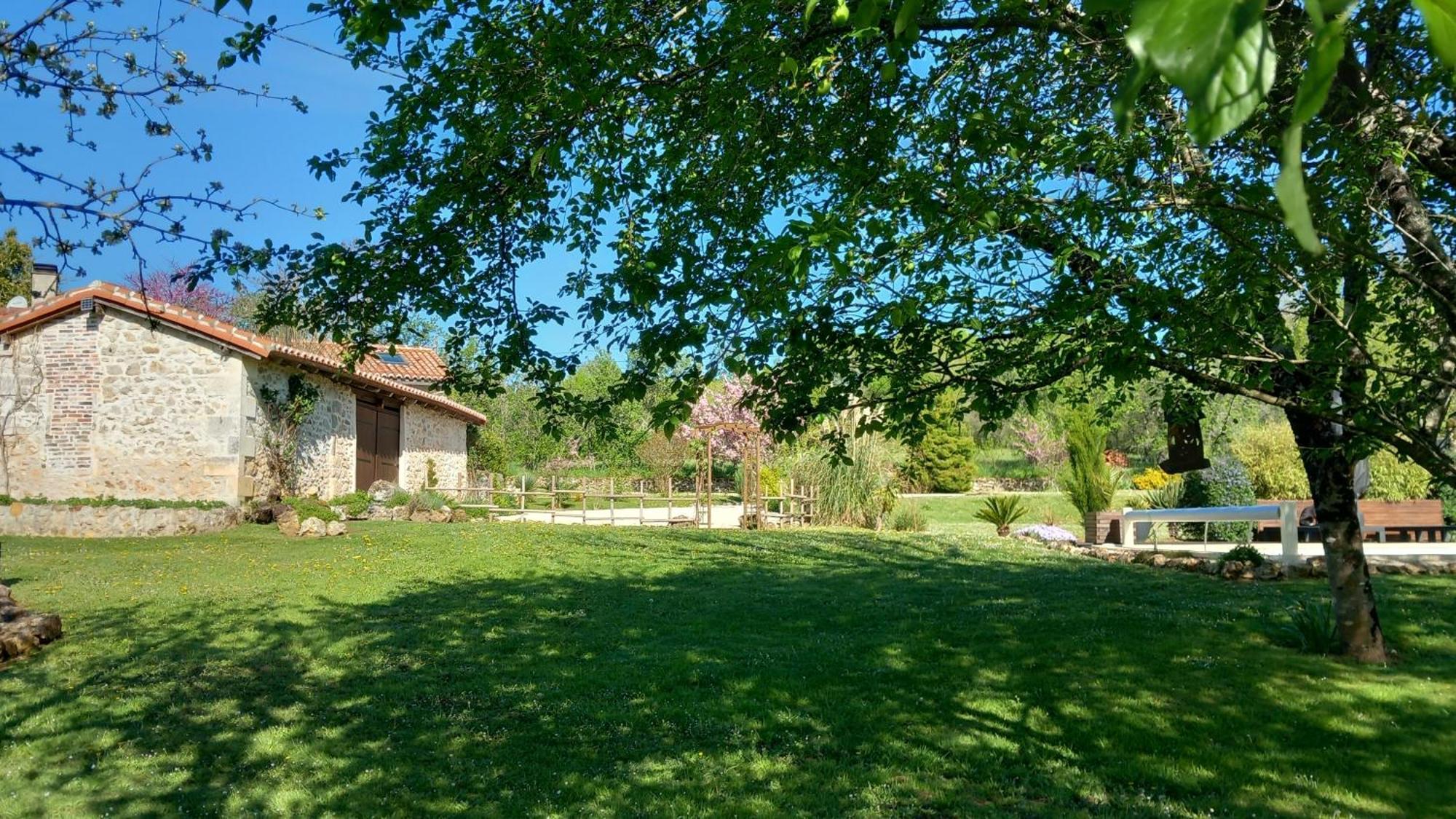 Le Petit Coin - LPC Dordogne Holidays Lussas-et-Nontronneau Extérieur photo